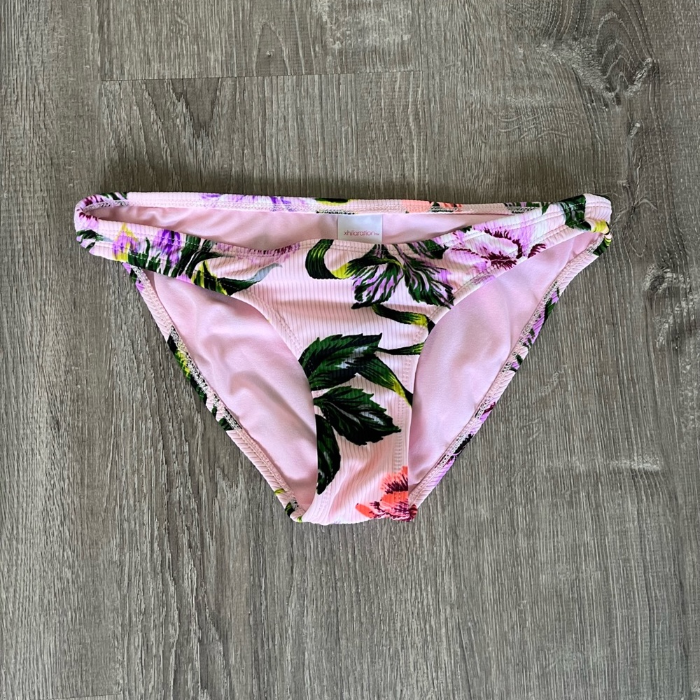 Xhilaration Ribbed Floral Pattern Bikini Bottom